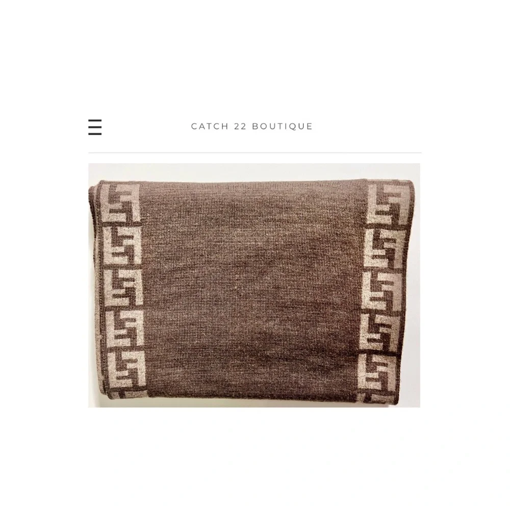 Fendi Zucca Wool Brown Two-Tone Reversible Scarf - Picture 4 of 8